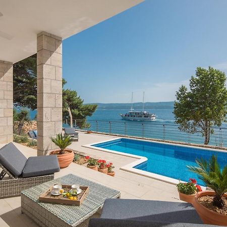 Absolute Beach Villa Оміш Екстер'єр фото