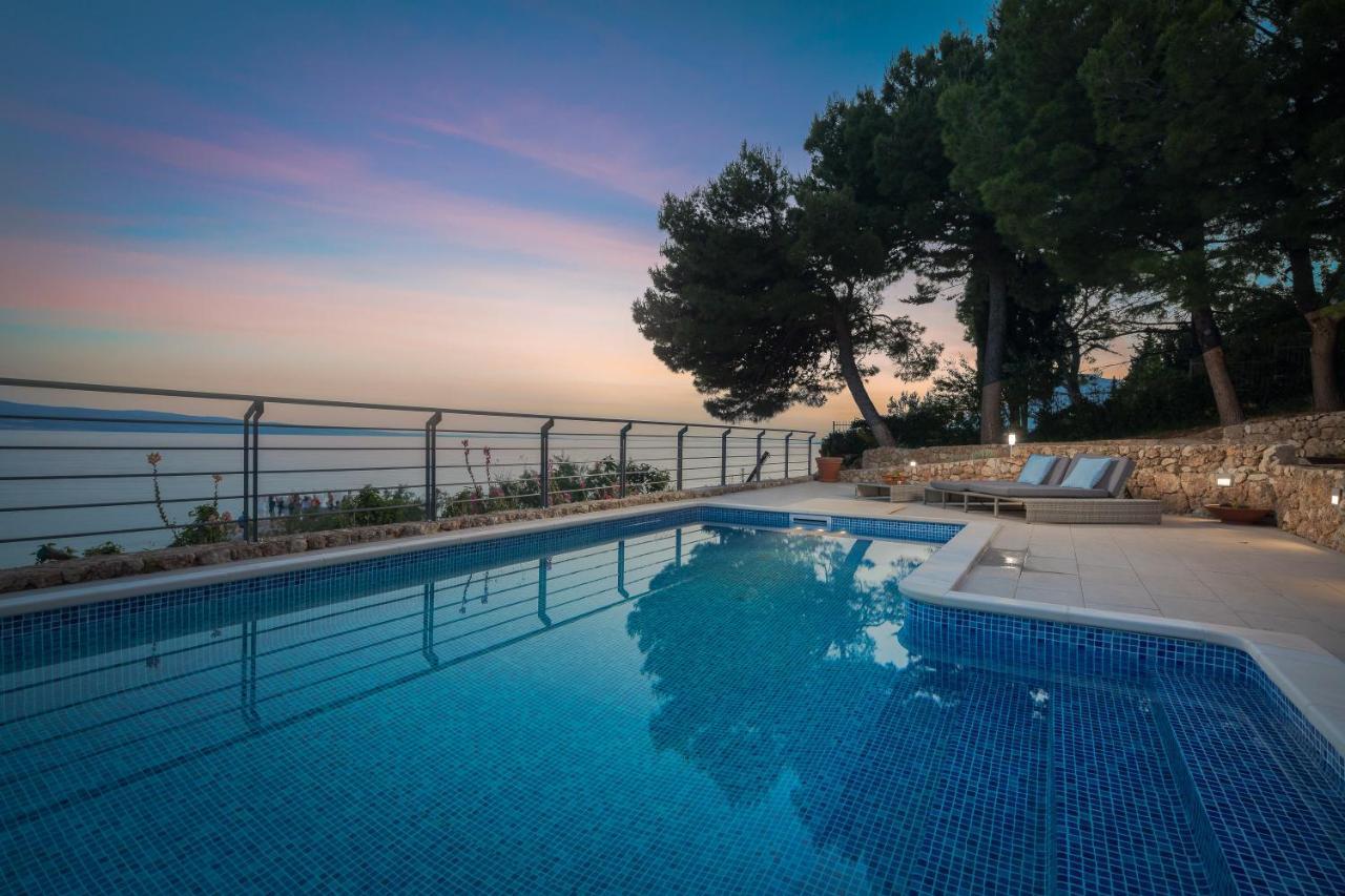 Absolute Beach Villa Оміш Екстер'єр фото