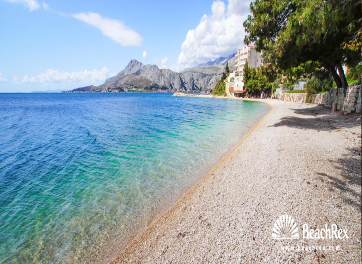 Absolute Beach Villa Оміш Екстер'єр фото