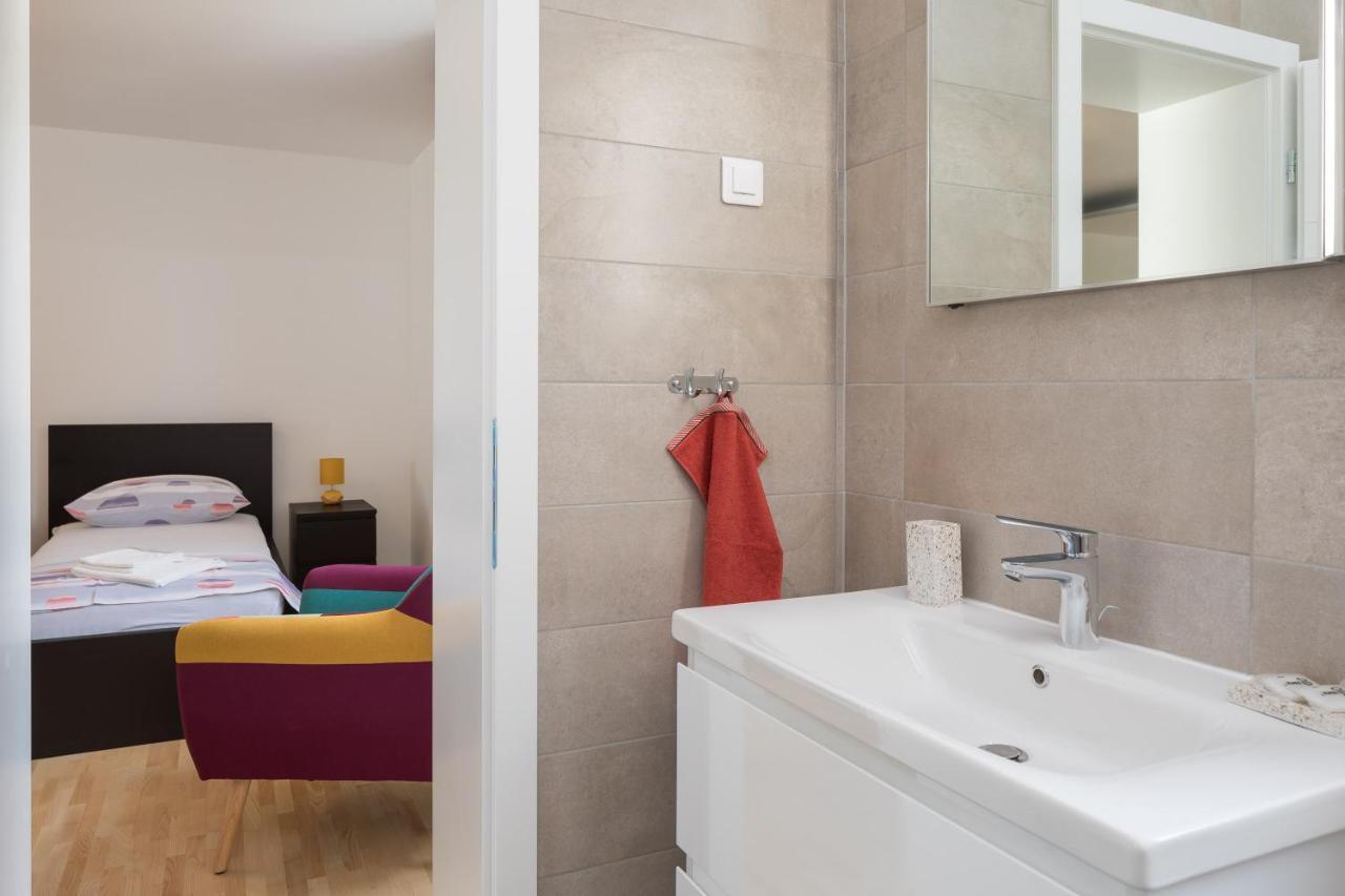 Absolute Beach Villa Оміш Екстер'єр фото