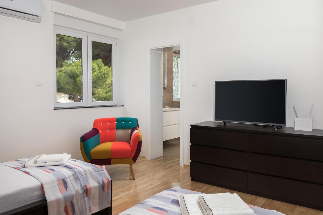 Absolute Beach Villa Оміш Екстер'єр фото
